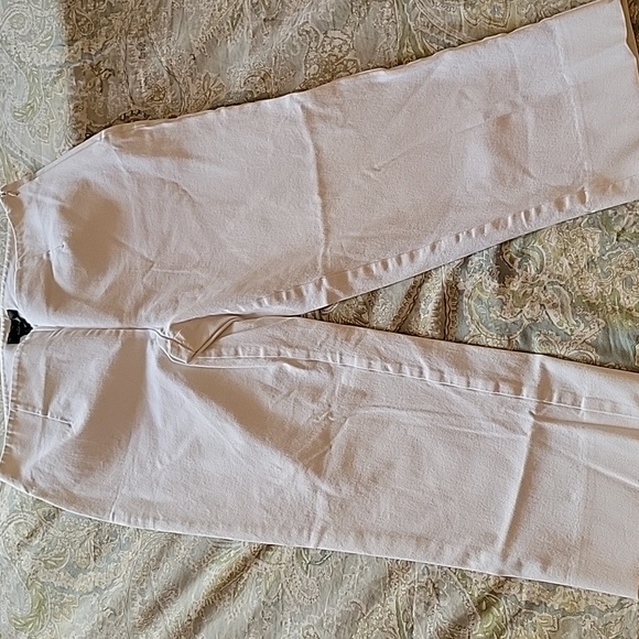 Gallia Moda Pants - GALLIA MODA White Capri Pants